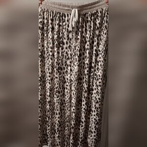 Boutique Wide Leg Cheetah Pants